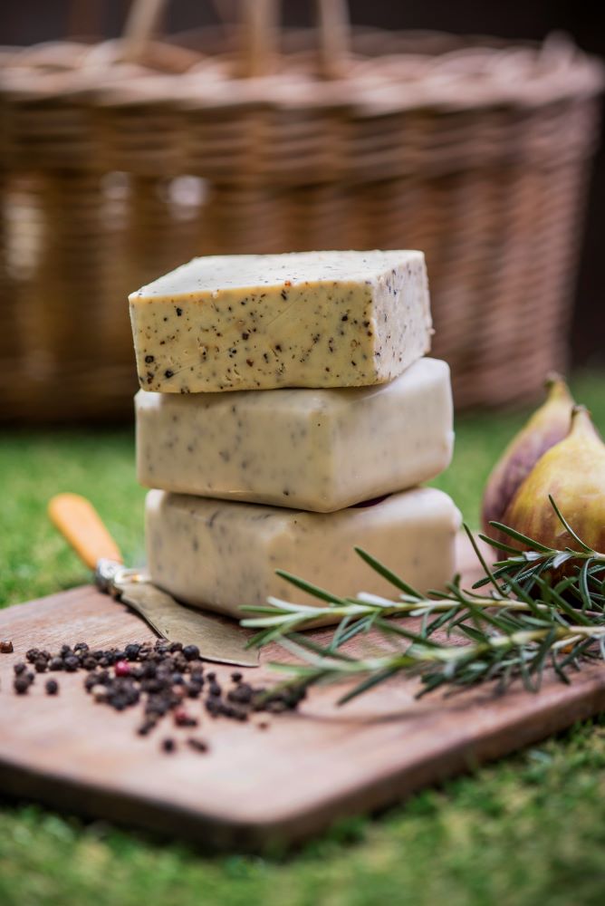 Gallo Cracked Pepper Cheese